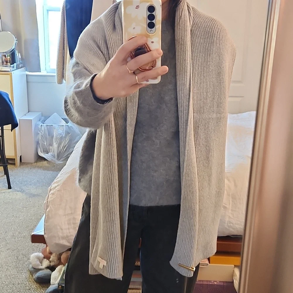 Cuyana Wool Cashmere Knit in Gray - Picture 5 of 5